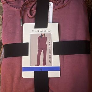 Max & Mia Women's Mauve Hoodie Lounge Set